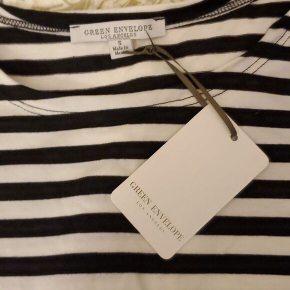 Green Envelope Los Angeles T-Shirt Black White Tassle - Picture 2 of 11